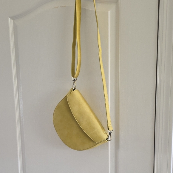 Yellow Crossbody Bag With Removable Stap - Picture 2 of 7